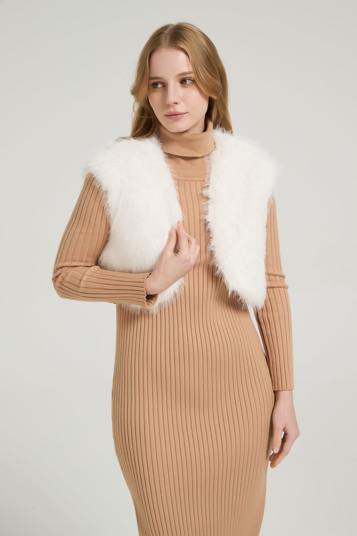 Chic Faux Fur Sleeveless Short Jacket Wedding Shawl