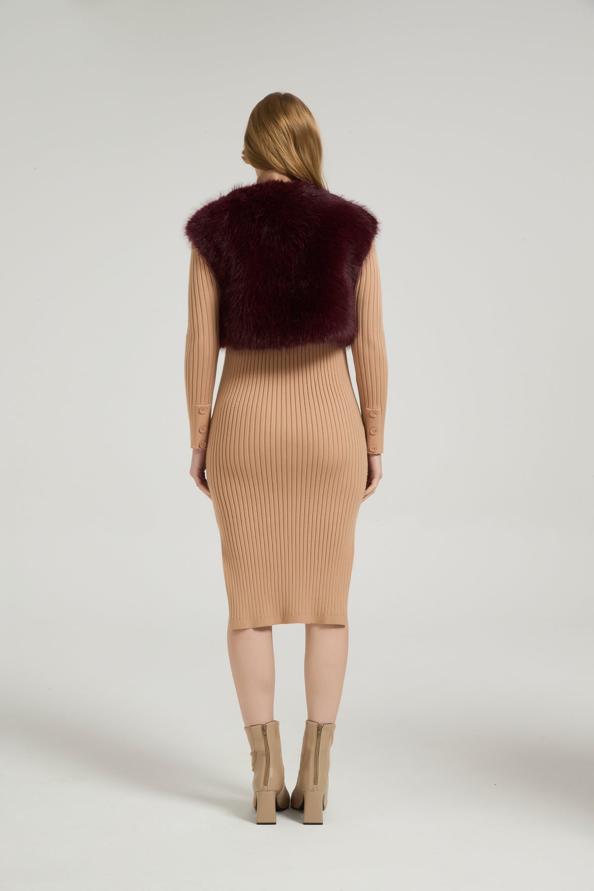 Chic Faux Fur Sleeveless Short Jacket Wedding Shawl