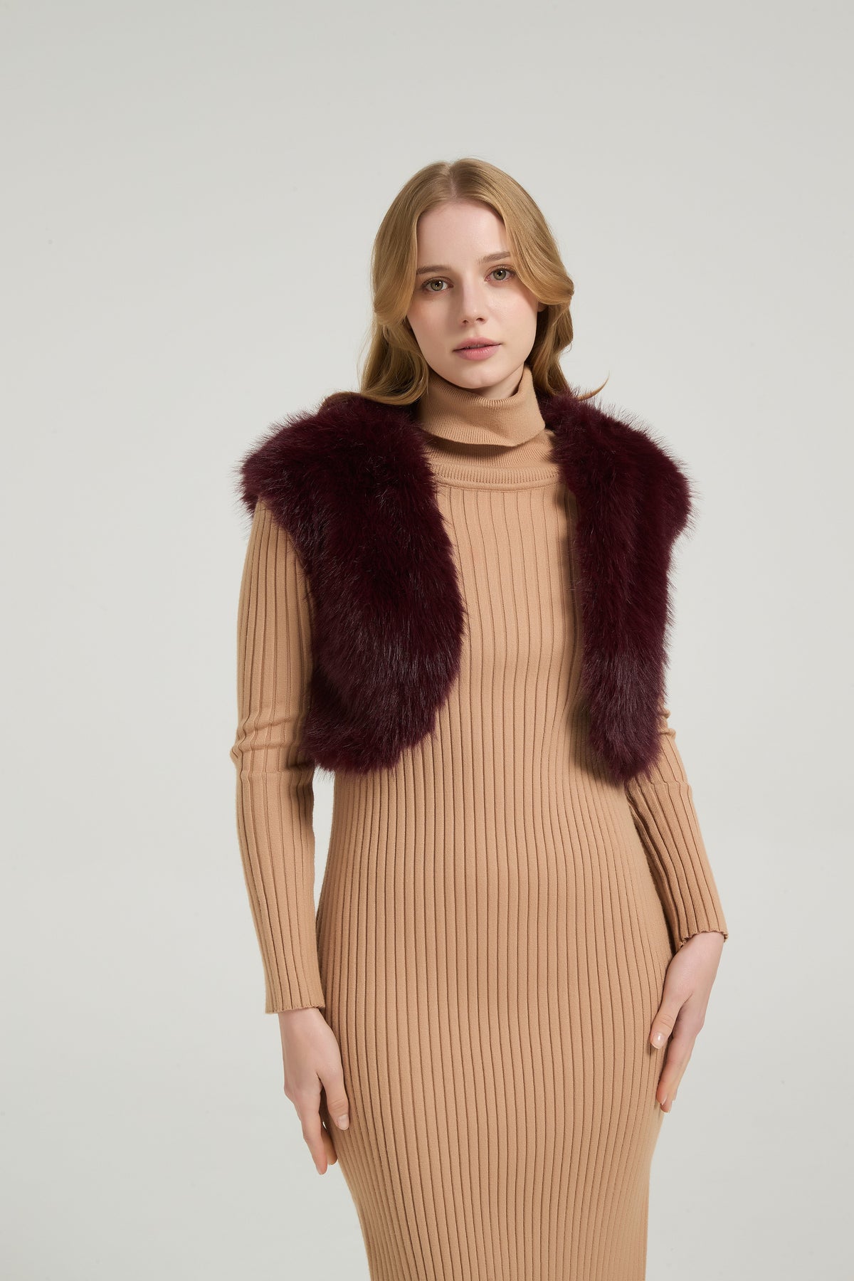 Chic Faux Fur Sleeveless Short Jacket Wedding Shawl