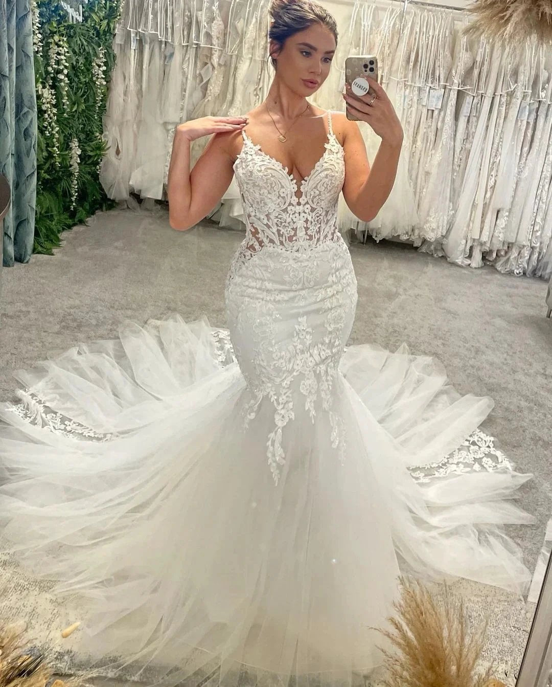 Chic Floor Length V-Neck Spaghetti Straps Sleeveless Mermaid Wedding Dress with Chapel Train (ZD16492)