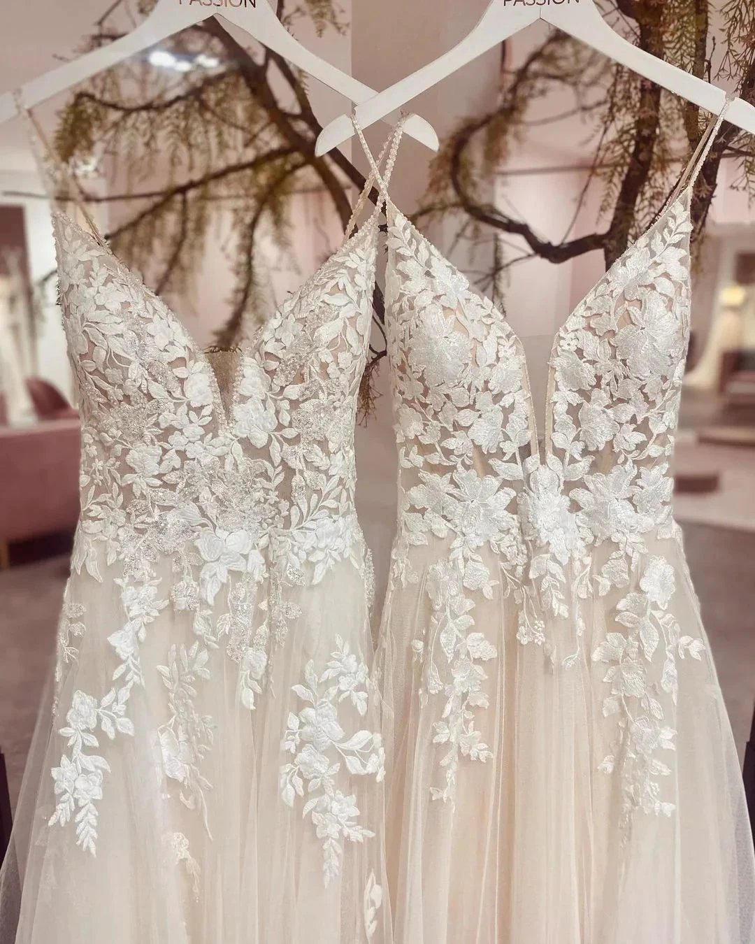Chic Long Spaghetti Straps V-neck A-Line Tulle Wedding Dress With Appliques Lace (ZD14313)