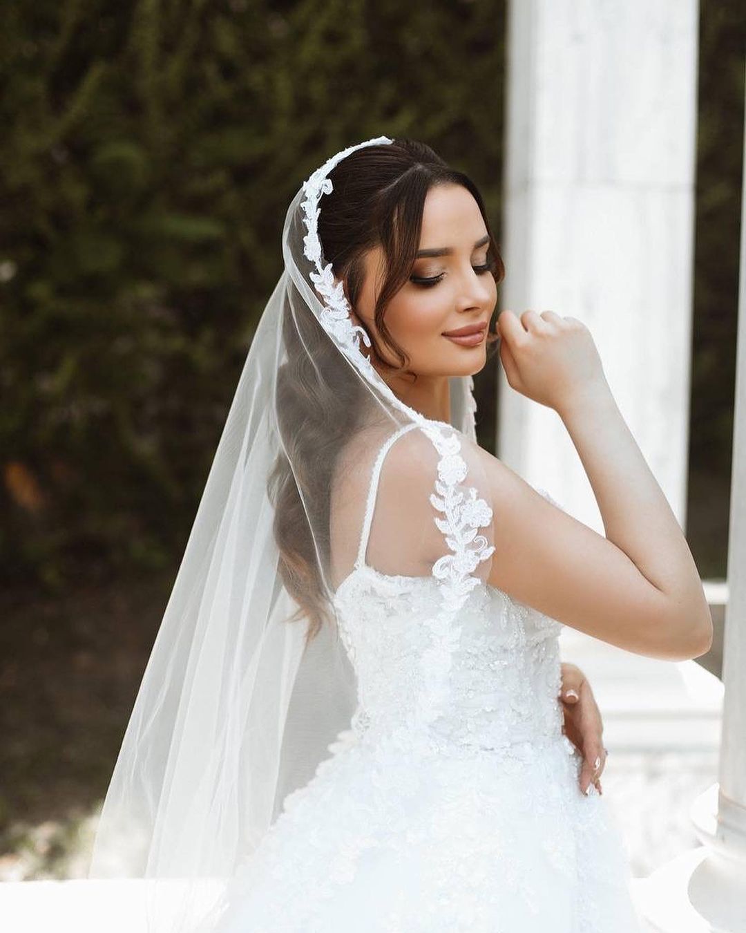 Stylish Long White A-line Spaghetti Strap Lace Sleeveless Wedding Dress (ZD17475)