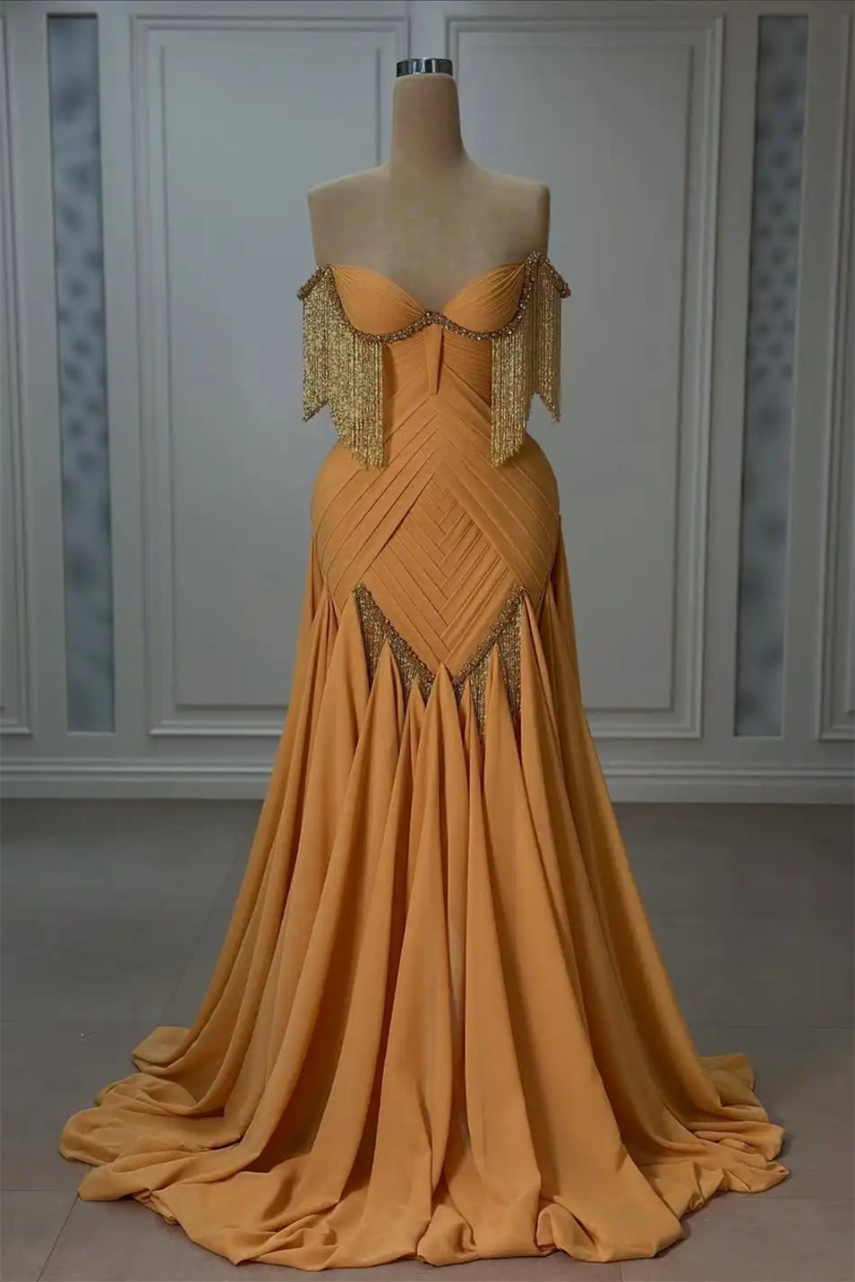 Chic Sweetheart Strapless Sleeveless Prom Dresses A-Line Beads With Pleats Tassel