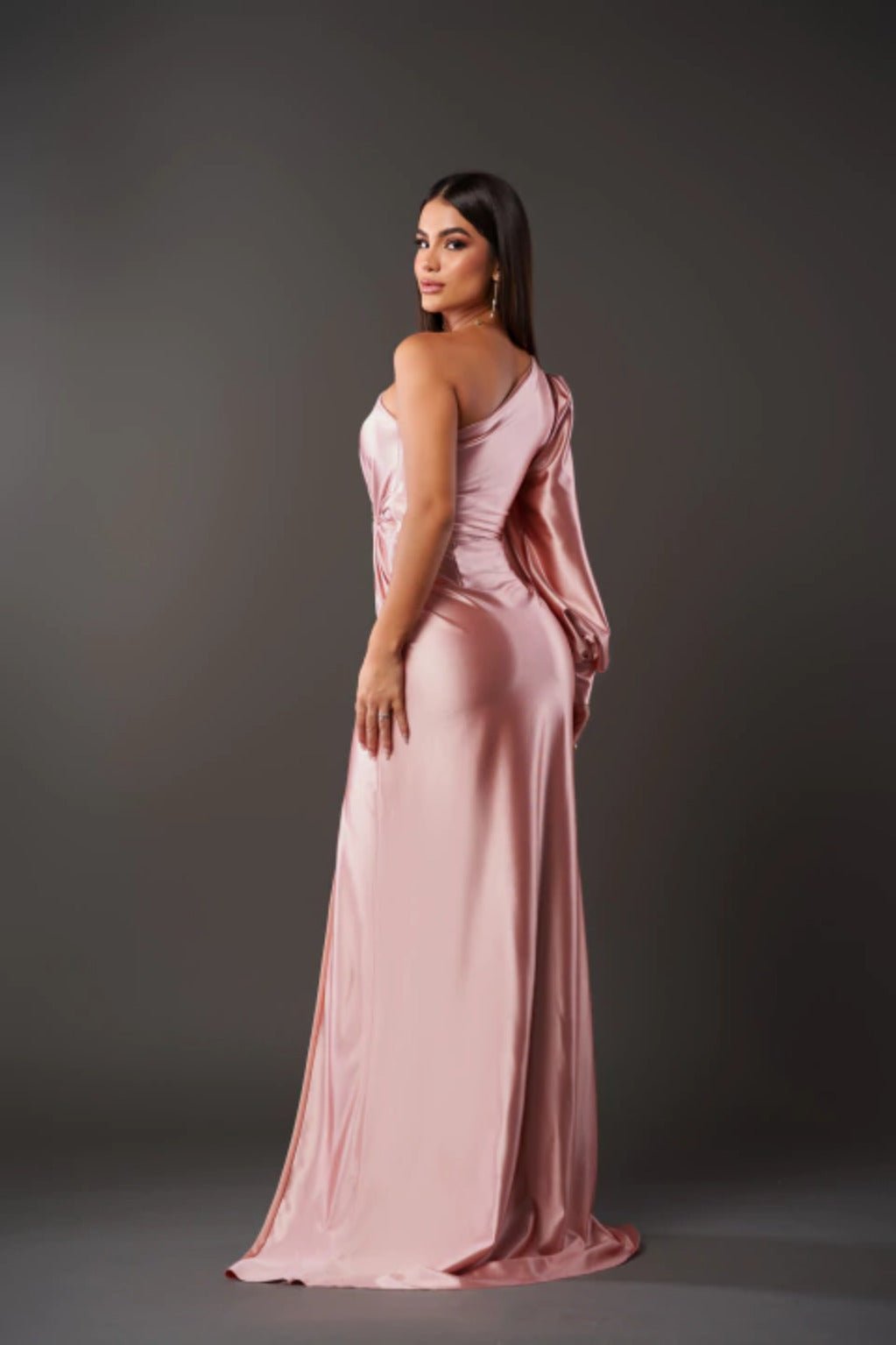 Violeta Elegant Maxi Dress Made of Flowing Fabric for Women