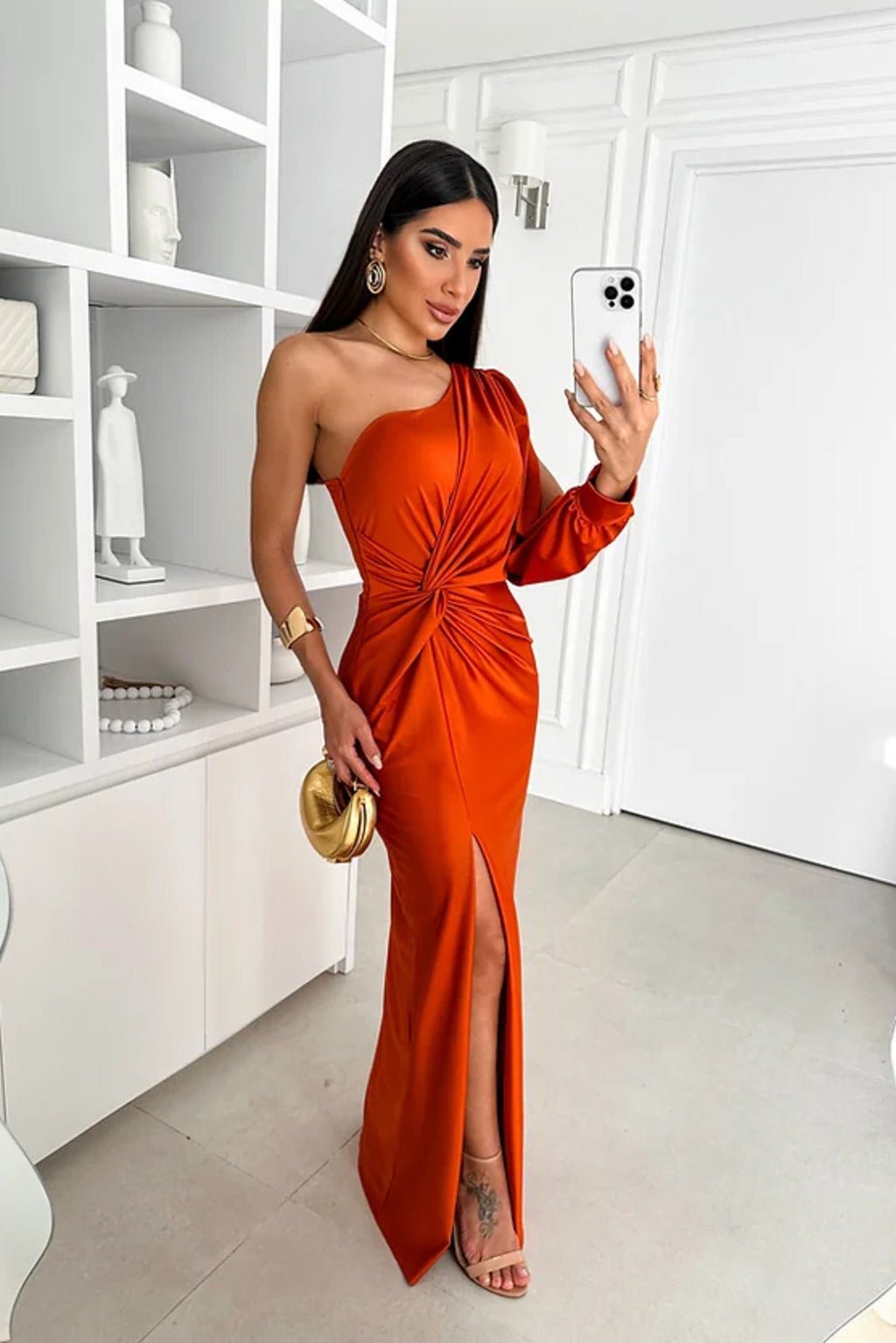 Violeta Elegant Maxi Dress Made of Flowing Fabric for Women