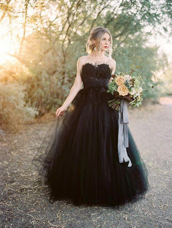 Classy Long Princess Sweetheart Open Back Tulle Black Wedding Dress with Lace (ZD15122)