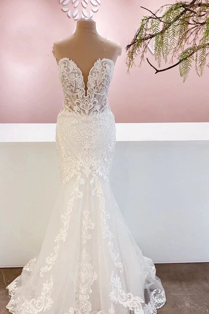 Classy Long Sweetheart Backless Mermaid Wedding Dress With Appliques Lace (ZD15243)