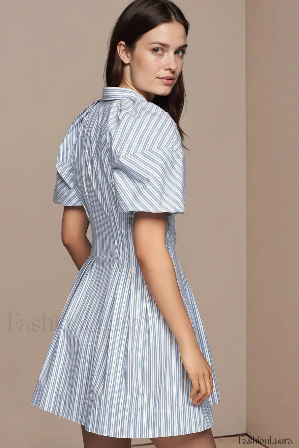 Collared Striped Shirt Shirt with Relaxed Fit and Comfort Fit Design