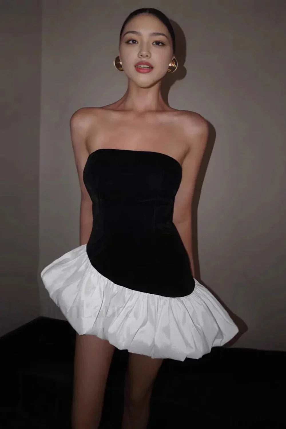 Relaxed Contrasting Color Slim Dress for Modern Fashion Wear