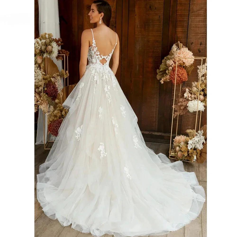 Boho Elegant Wedding Dress For Women V-Neck A-Line Tiered Lace Appliques Backless Bridal Gowns Vestidos De Novia (ZD13533)