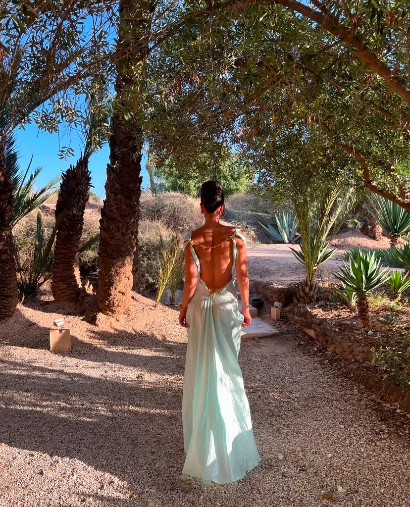 Retro Mermaid Deep V-Neck Backless Metal Chain Satin Long Prom & Evening Dress - View 3 | FashionDia
