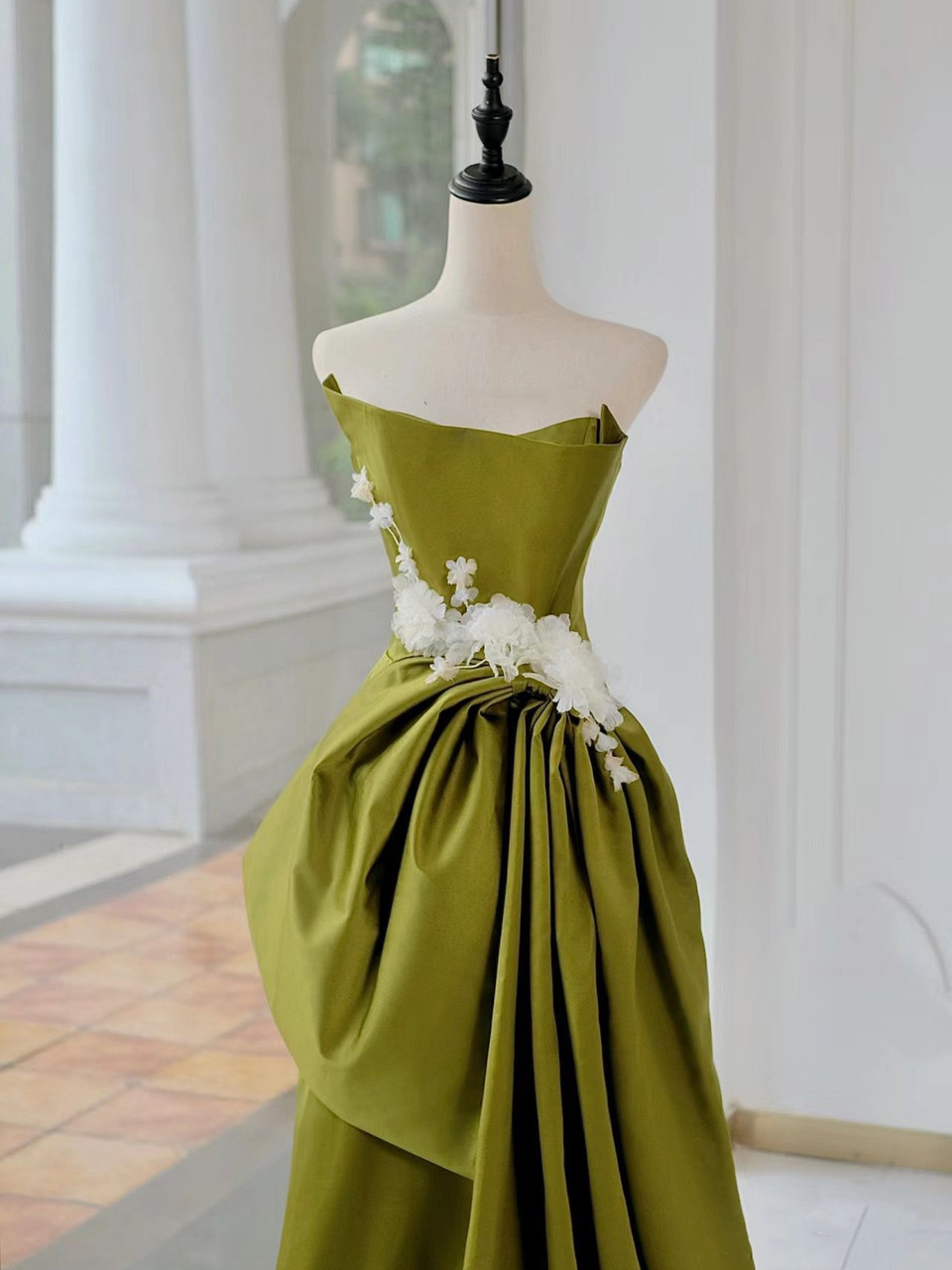 Chic Green Satin Strapless Appliques Prom Dress Long Party Evening Gown - View 3 | FashionDia