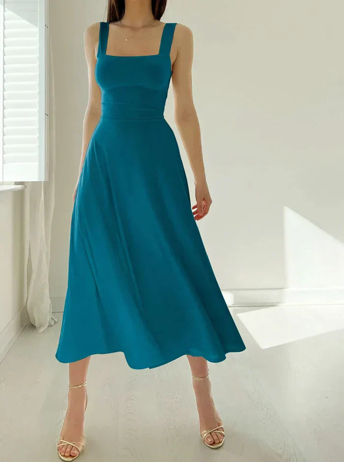 Mónica Statement Summer Dress with a Square Neckline Chic Silhouette Collection