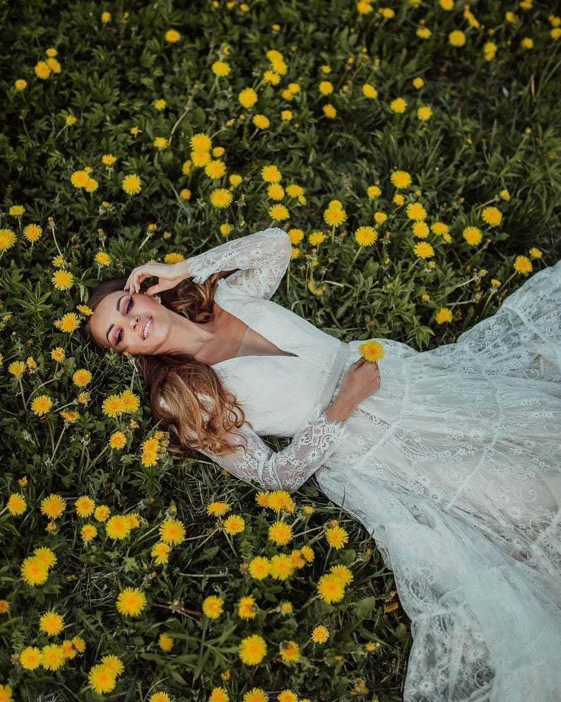Deep V Neck Boho Wedding Dress Long Sleeve Rustic Wedding Dress (ZD16271)