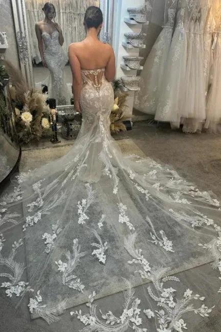 Designer Column Tulle Lace Sweetheart Sleeveless Ivory Wedding Dresses With Appliques Train (ZD15509)