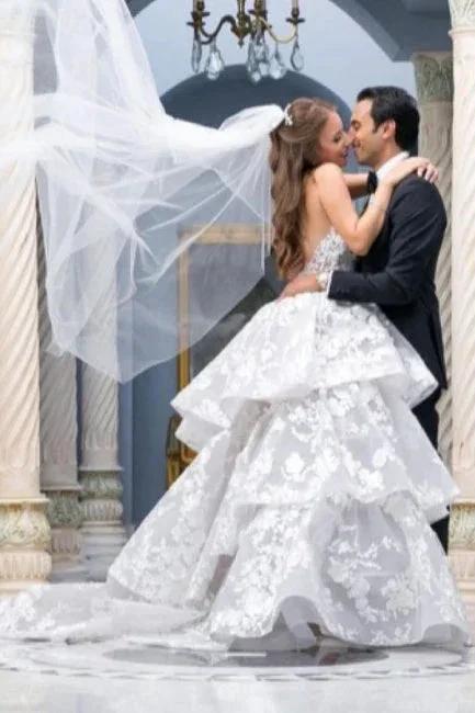 Dignified Sweetheart Sleeveless Ball Gown Tulle Wedding Dresses with Lace (ZD14667)