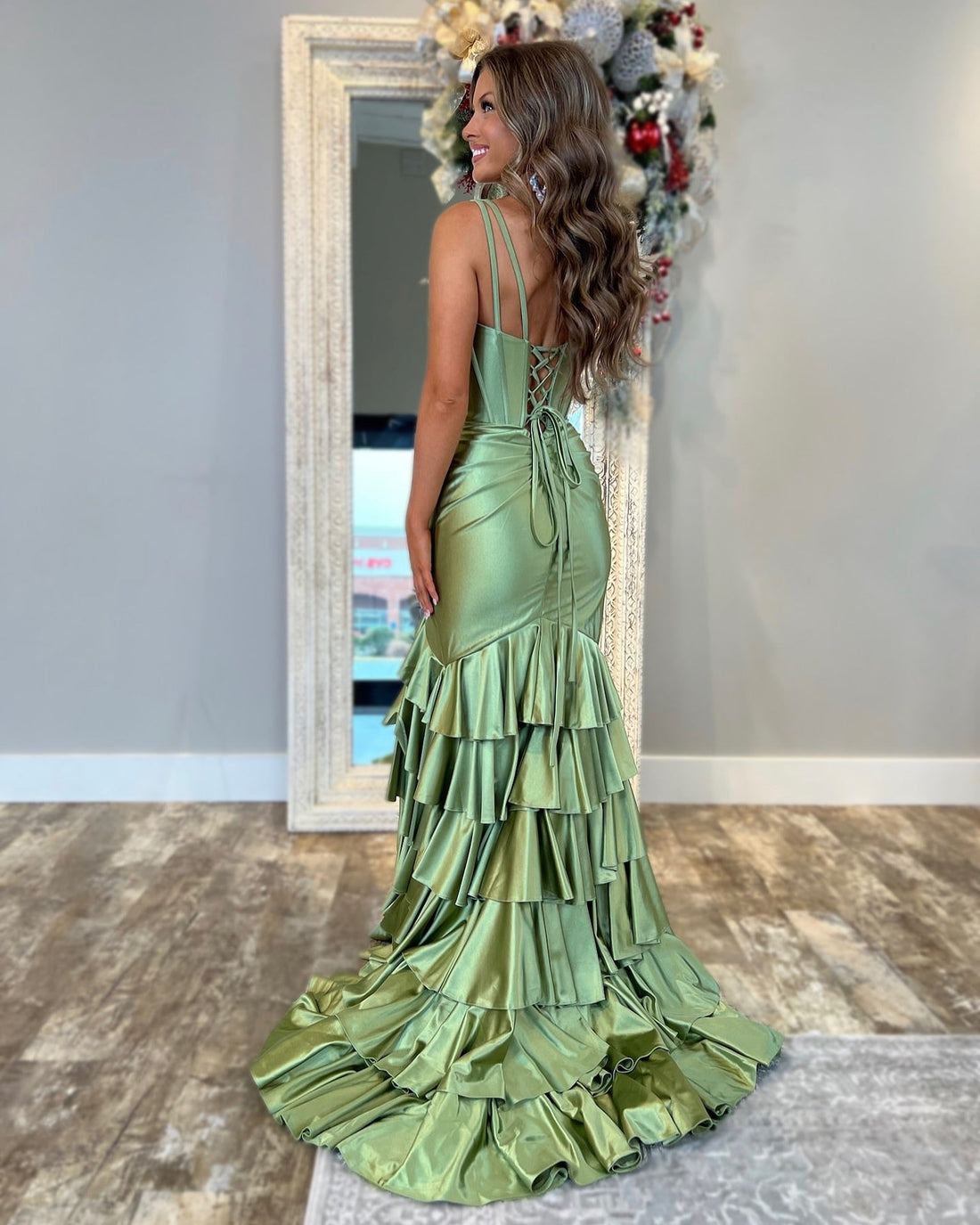 V-Neck Mermaid Tiered Split Prom Dresses with Train
