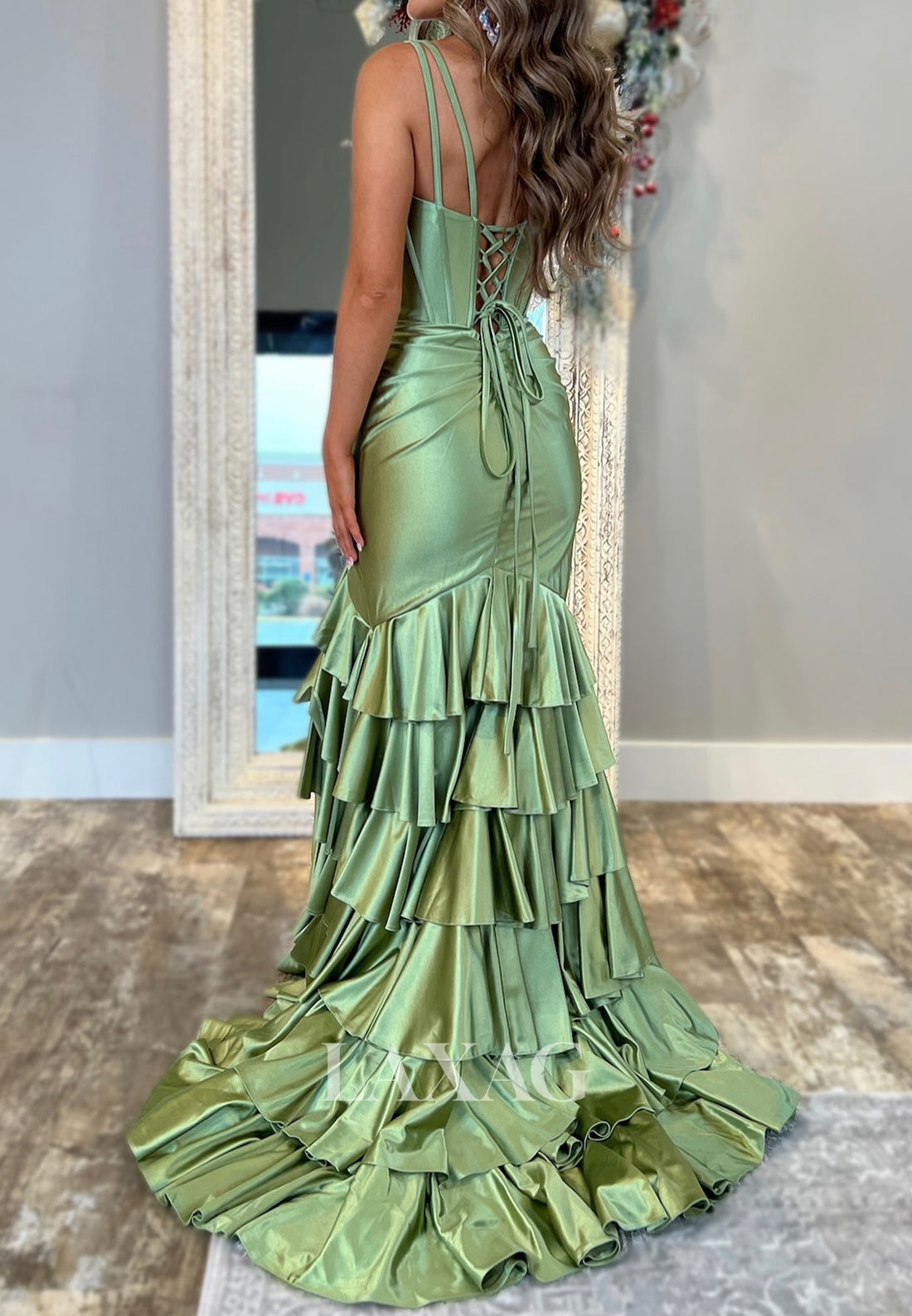 V-Neck Spaghetti Straps Sleeveless Party Gowns Pleated Satin Sweep Train Tiered Mermaid Prom Dress