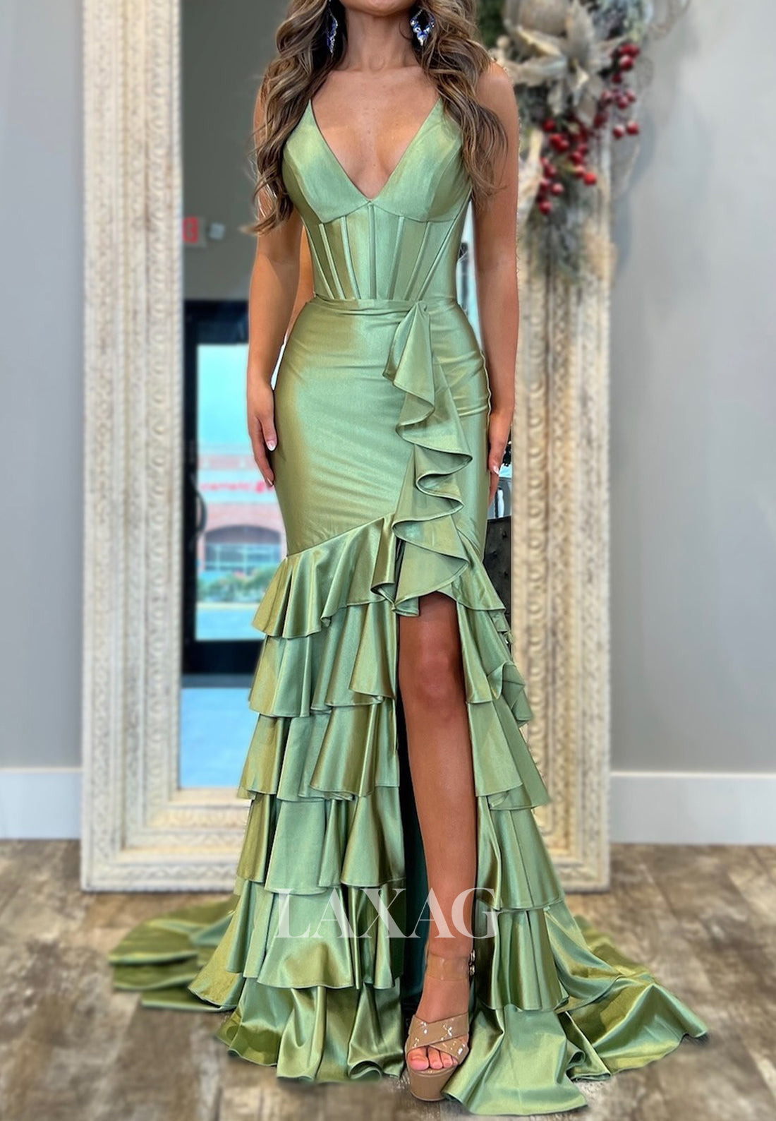 V-Neck Spaghetti Straps Sleeveless Party Gowns Pleated Satin Sweep Train Tiered Mermaid Prom Dress