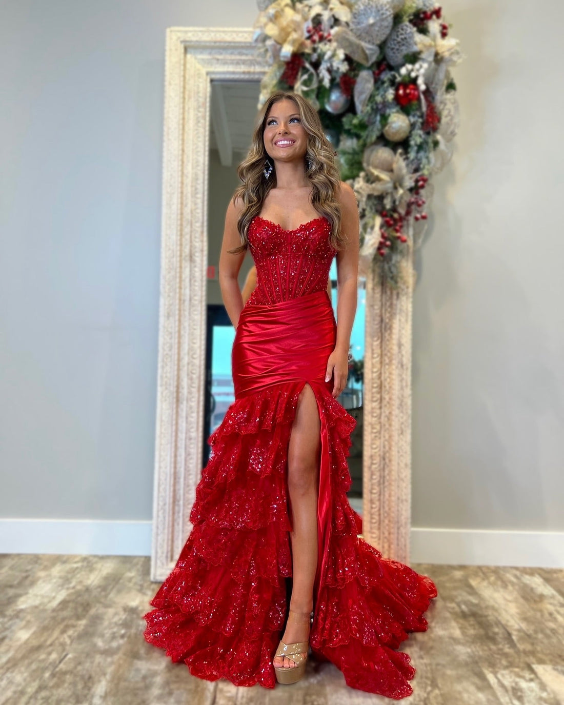 Sweetheart Mermaid Sequins Lace Appliques Satin Prom Dresses with Split