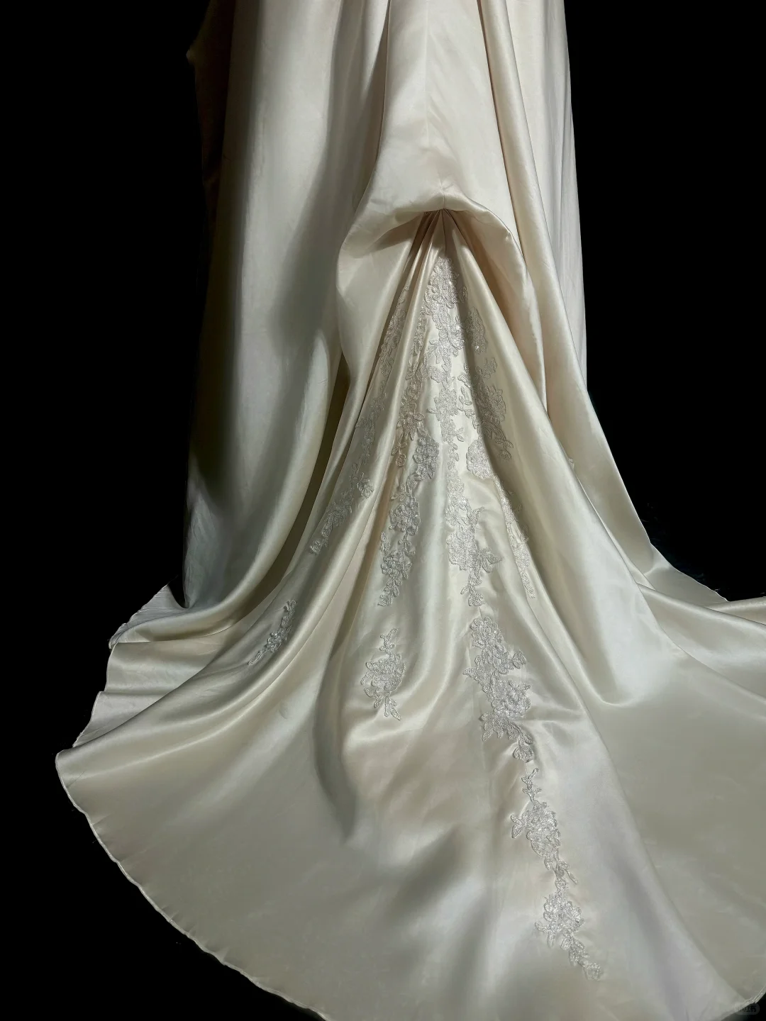Strapless A Line Applique Wedding Dress Elegant Bridal Dress J8039