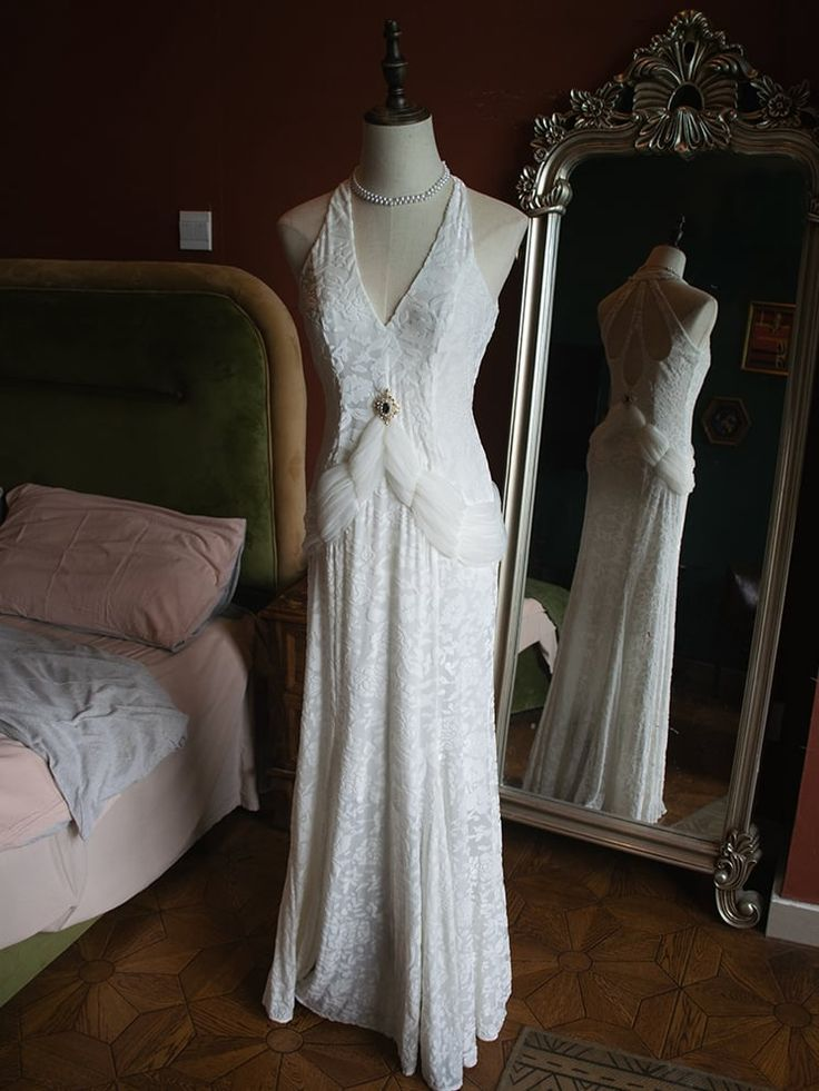 Vintage White V-Neck Backless Lace Mermaid Evening Dress Elegant Prom Party Dress