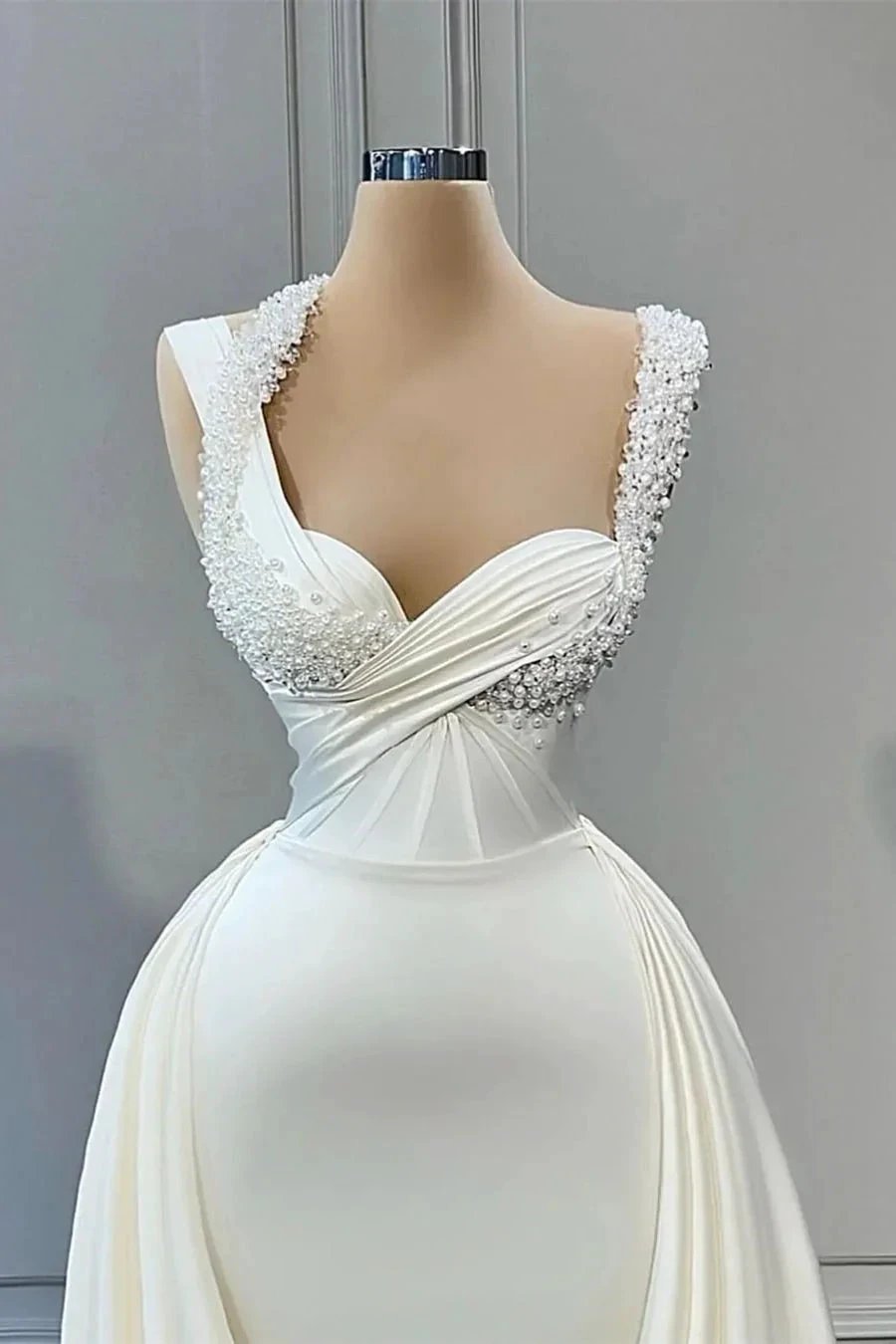 Elegant A-line Sweetheart Sleeveless Beading Wedding Dresses (ZD16458)