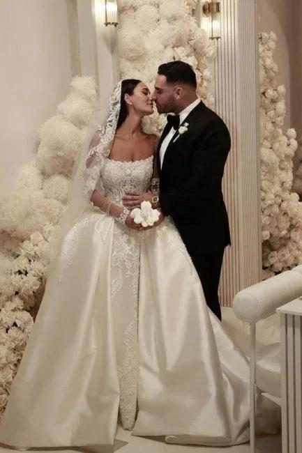 Elegant A-Line Tulle Scoop Sleeveless White Wedding Dress With Appliques (ZD16618)