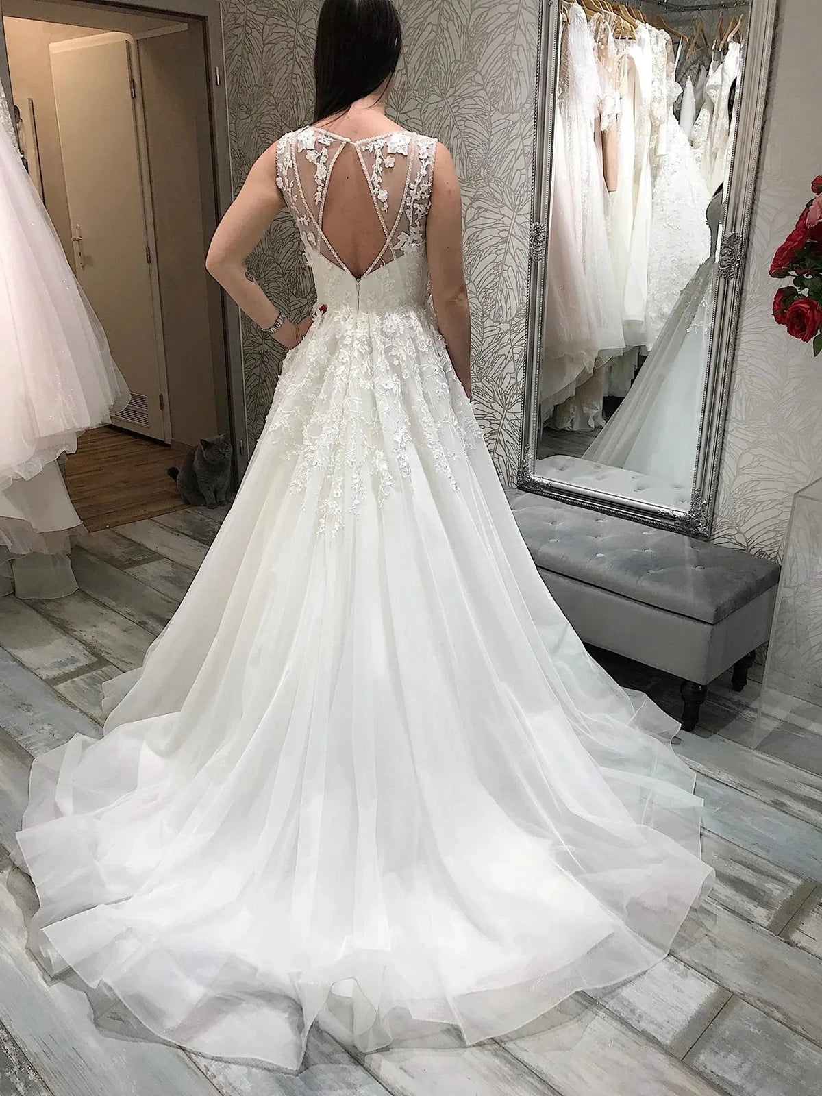 Elegant A-line V Neck White Lace Backless Long Wedding Dresses (ZD16747)