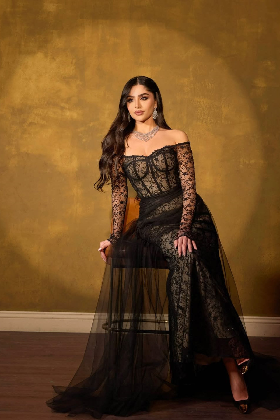 Elegant Black Off-The-Shoulder Long Sleeves Lace Tulle Prom Dresses Column With Zipper