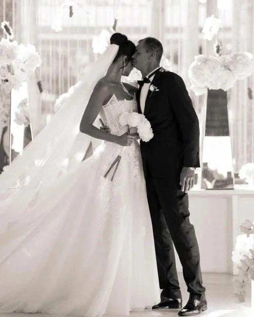 Elegant Designer Appliques A-line Wedding Dresses With Lace (ZD14706)