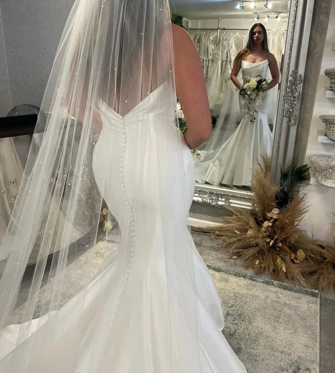 Elegant Floor Length Sleeveless Mermaid Satin Wedding Dress with Ruffles (ZD15766)