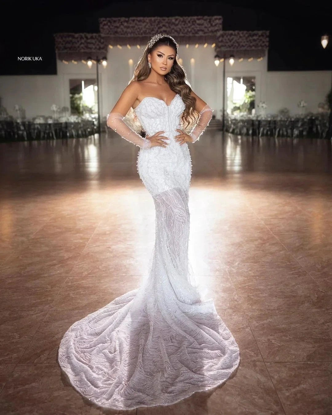 Elegant Floor Length Sweetheart Sleeveless Mermaid Lace Wedding Dress with Beads (ZD14780)