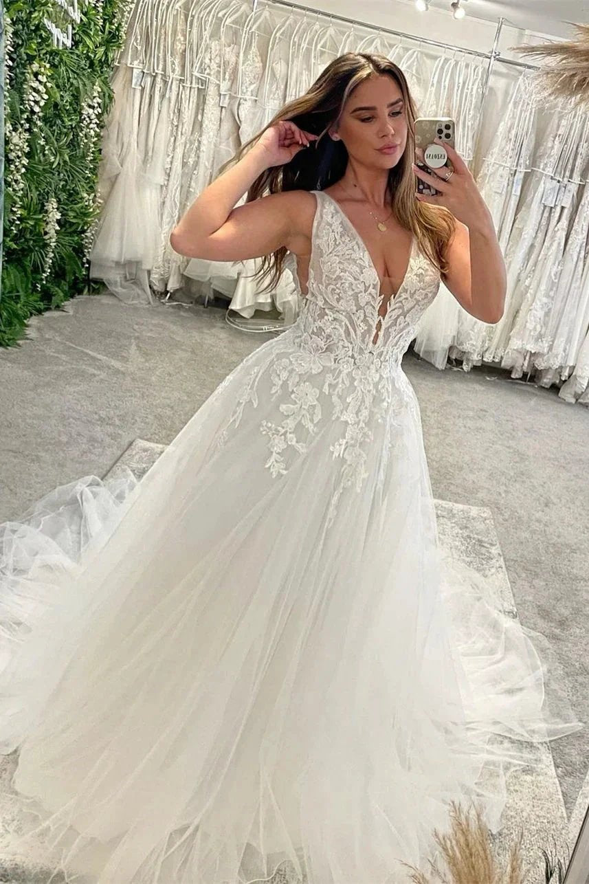 Elegant Floor Length V-Neck Sleeveless A-Line Tulle Wedding Dress with Appliques (ZD15768)