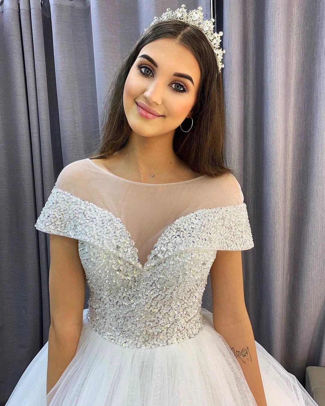 Elegant Long A-Line Bateau Sequins Crystal Tulle Train Wedding Dress with Sleeves (ZD15084)