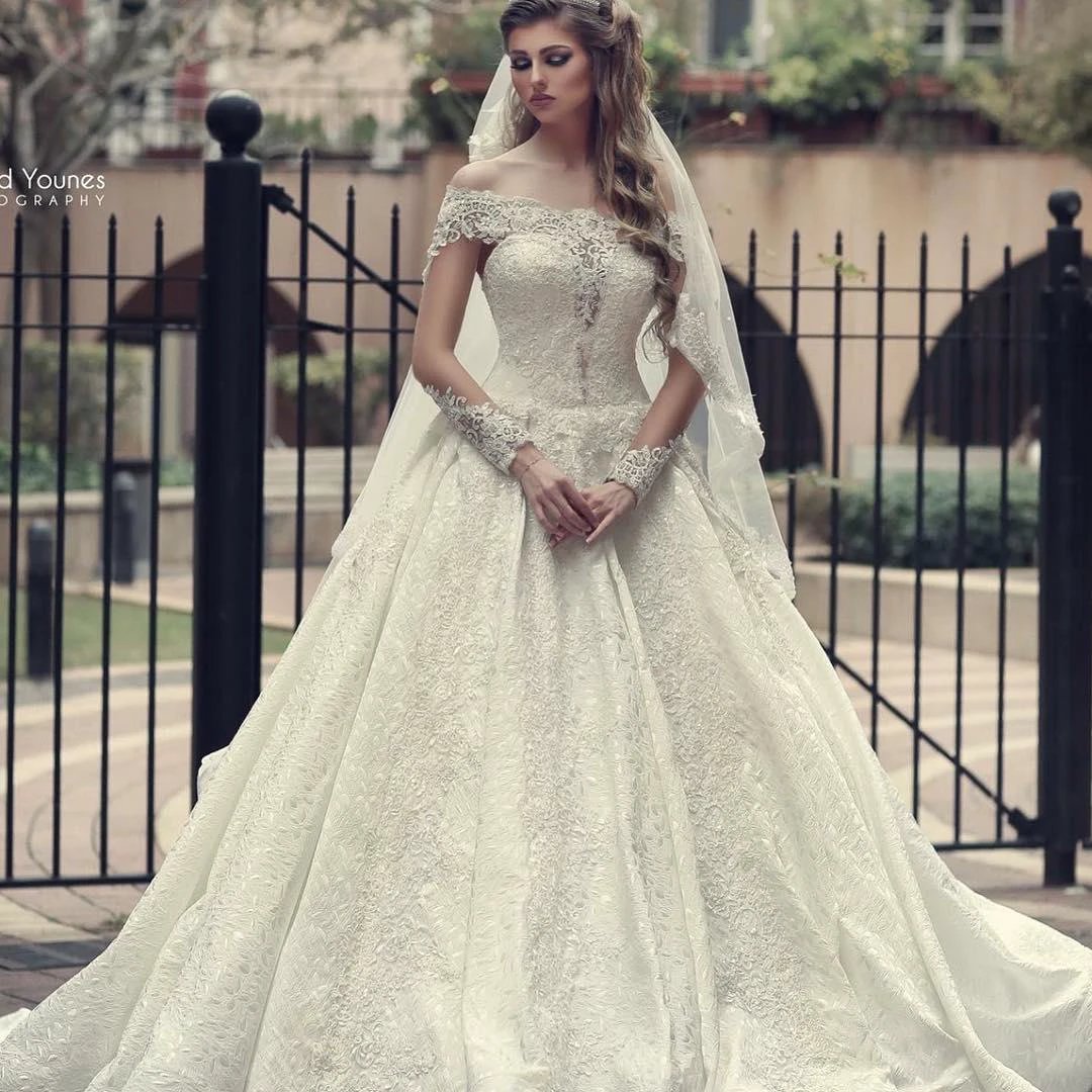 Elegant Long A-Line Off-the-Shoulder Backless Appliques Lace Wedding Dress with Sleeves (ZD15141)