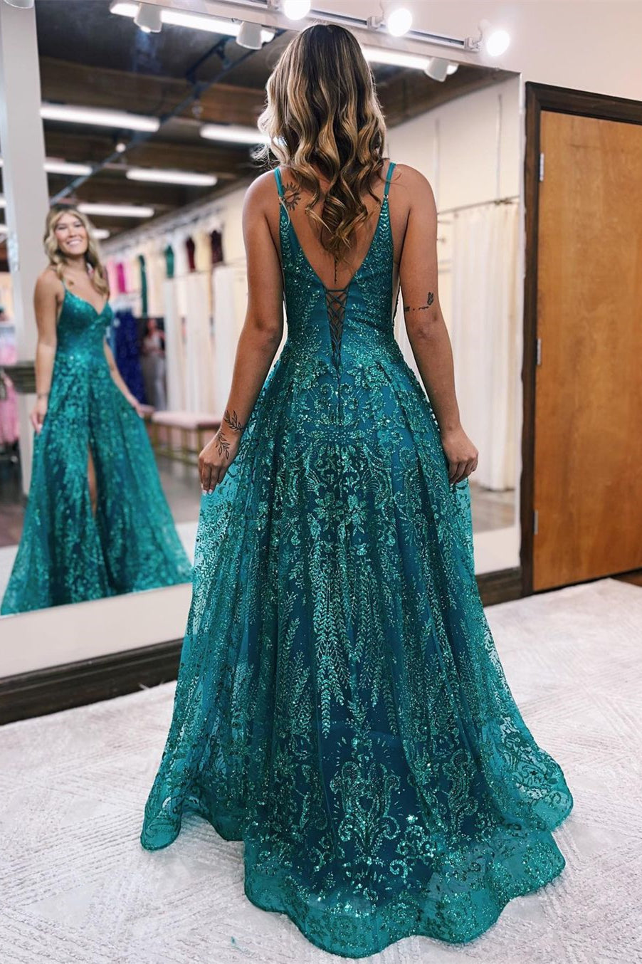 Elegant Long A-Line Spaghetti Straps Lace Sleeveless Evening Prom Dresses With Slit