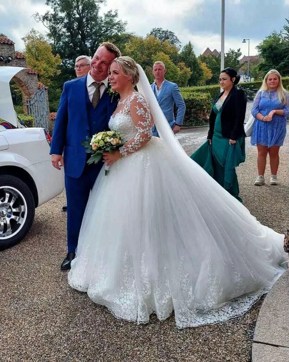 Elegant Long A-line Sweetheart Tulle Wedding Dress (ZD15167)