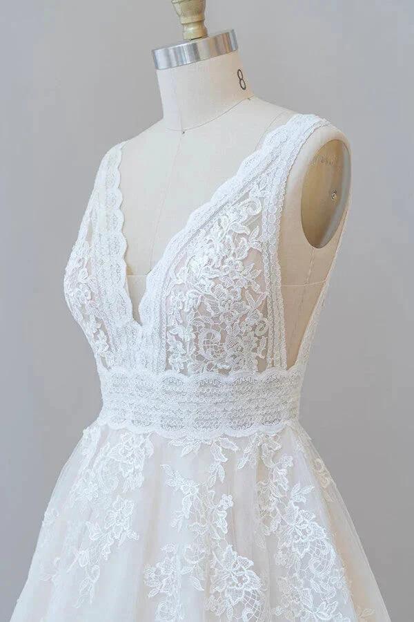 Elegant Long A-line V-neck Appliques Lace Tulle Backless Wedding Dress (ZD15782)