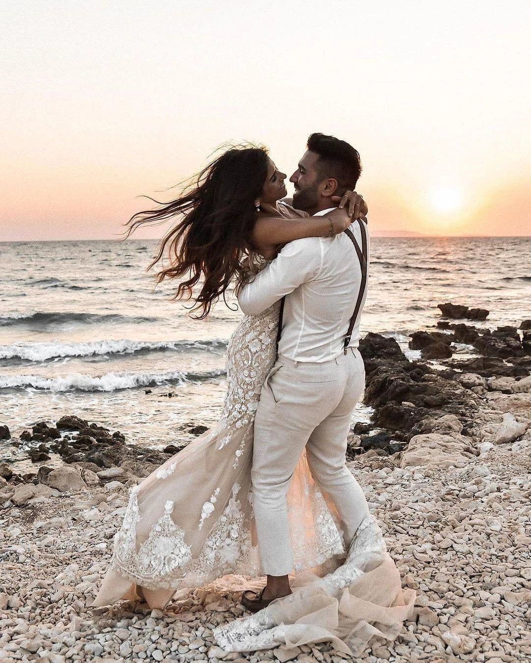 Elegant Long Mermaid V-neck Floral Lace Backless Wedding Dress (ZD15033)