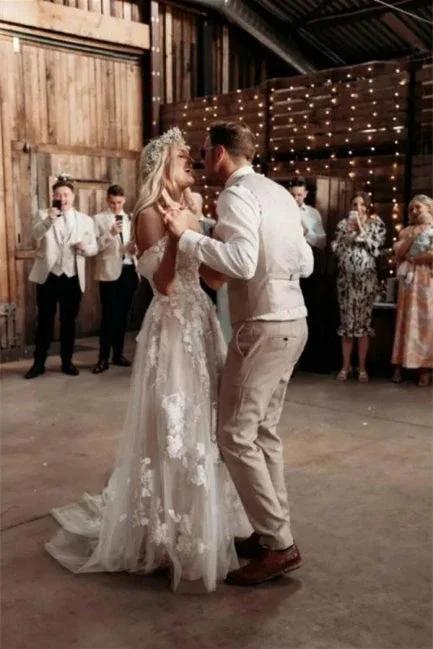 Elegant Long Off-the-Shoulder Tulle Floral Lace Wedding Dress (ZD14627)