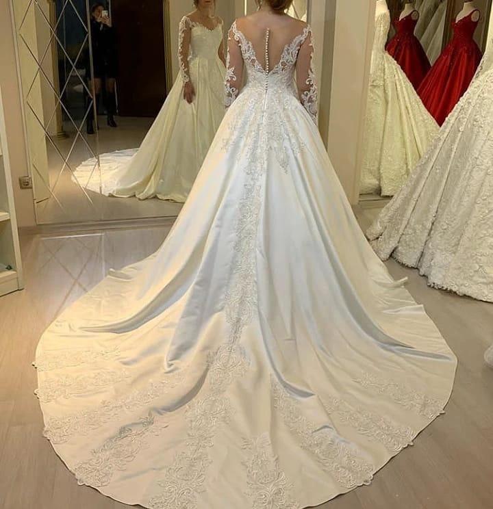 Elegant Long Sleeve A-Line Sweetheart Appliques Lace Pearl Satin Wedding Dress (ZD15129)