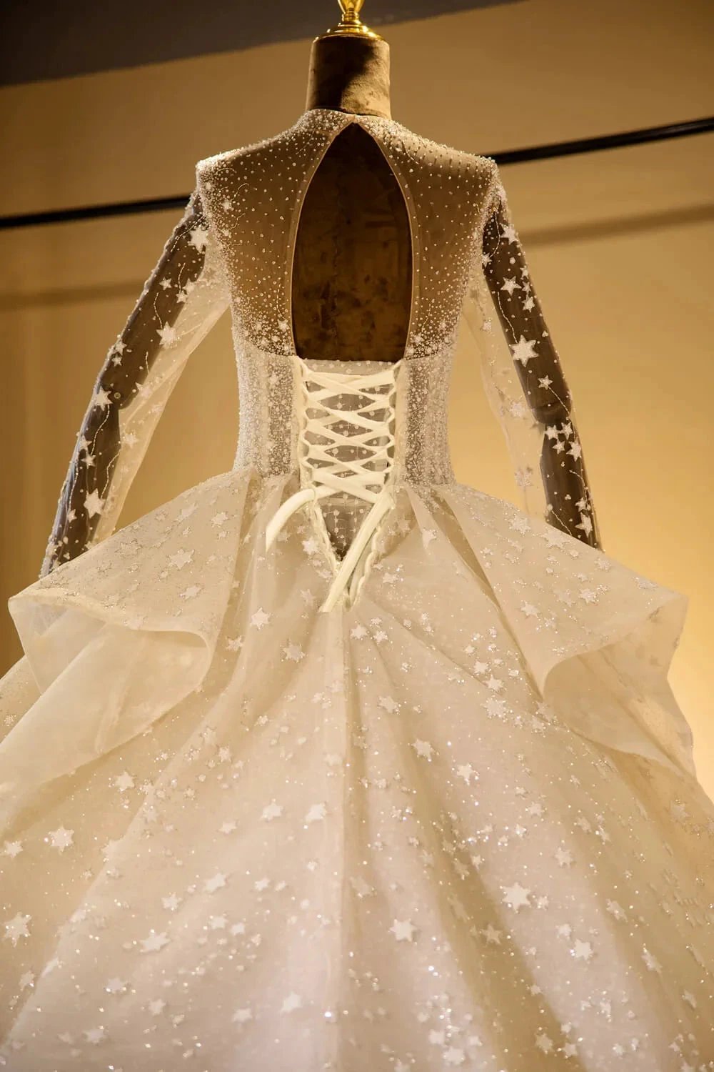 Elegant Long Sleeve Beading Lace-up Tulle Ball Gowns Sparkle Wedding Dress (ZD13902)