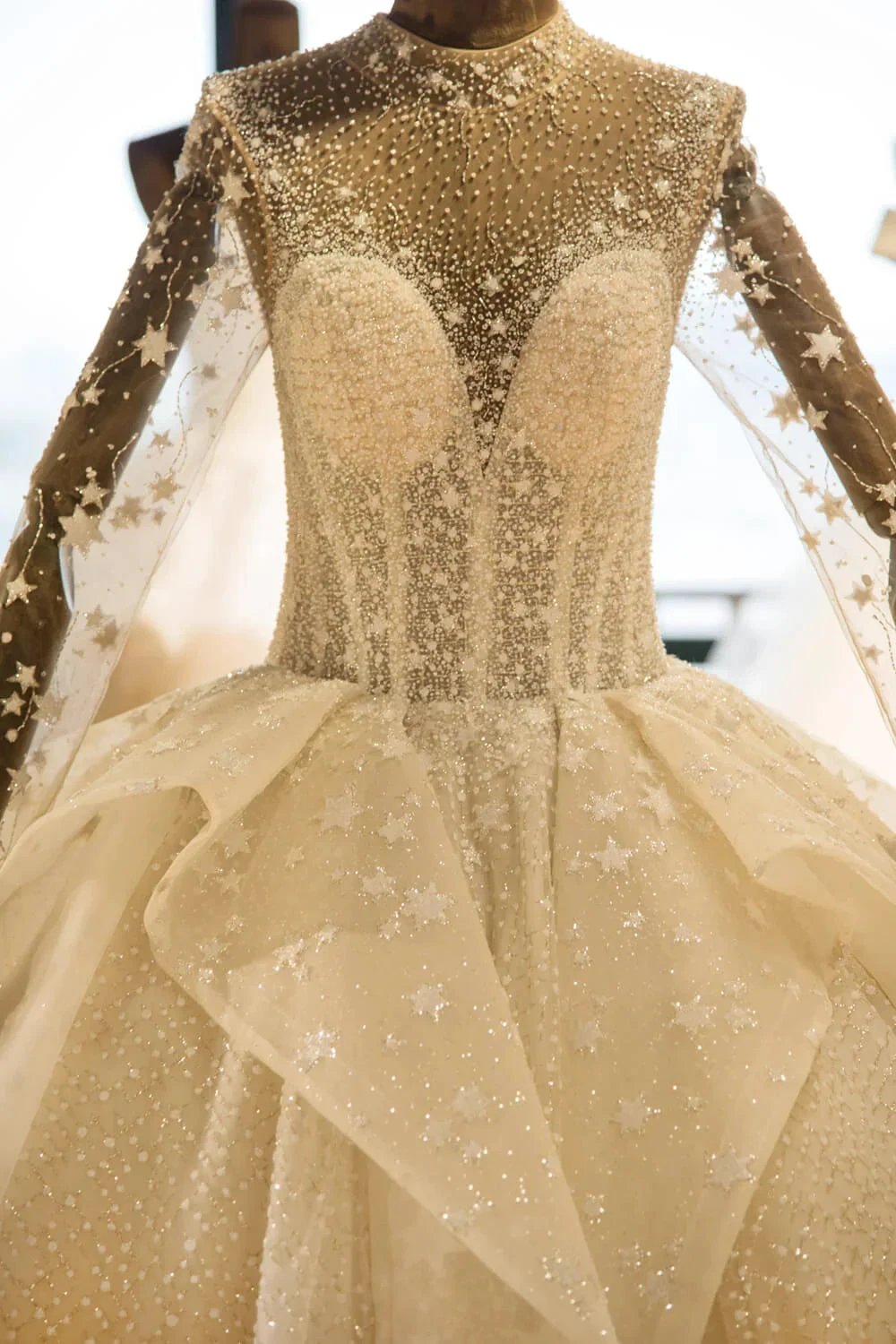 Elegant Long Sleeve Beading Lace-up Tulle Ball Gowns Sparkle Wedding Dress (ZD13902)