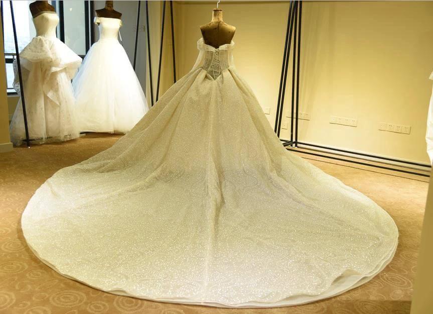 Elegant Long Sleeve Sweetheart Lace-up Ivory Tulle Ball Gown Wedding Dress (ZD14772) - View 4 | VelvetHem