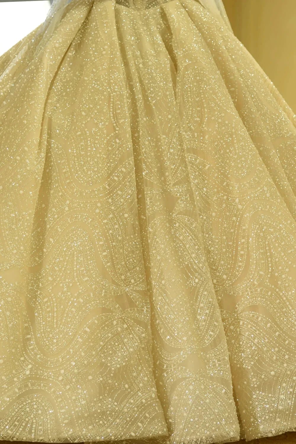 Elegant Long Sleeve Sweetheart Lace-up Ivory Tulle Ball Gown Wedding Dress (ZD14772) - View 5 | VelvetHem