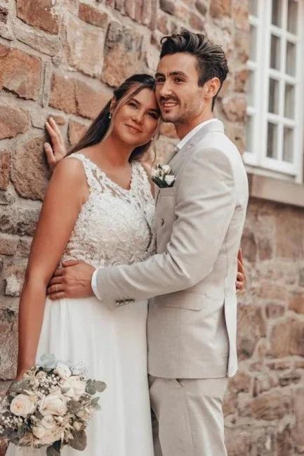 Elegant Long White A-line Lace Chiffon Sleeveless Backless Wedding Dress (ZD16620)