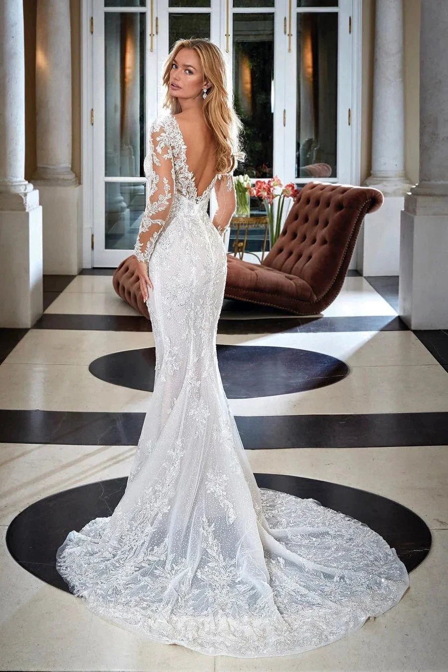 Elegant Mermaid V-neck Lace Backless Appliques Wedding Dress With Long Sleeves (ZD14583)