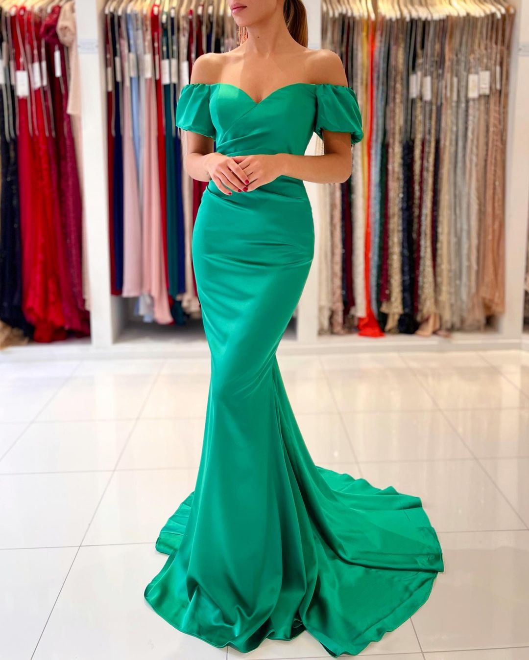 Elegant Off-the-Shoulder Green Mermaid Evening Dress Long On Sale