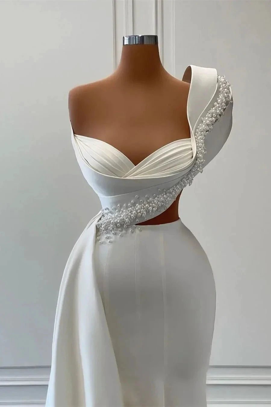 Elegant One-Shoulder Sweetheart Sleeveless A-line Wedding Dresses With Beads (ZD16457)